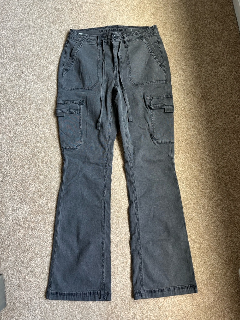 American Eagle Outfitters Women’s Charcoal Wide Leg Cargo Jeans